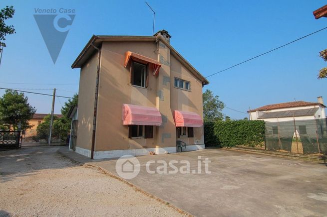 Casa indipendente in residenziale in Via Lorenzoni