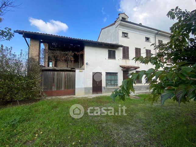 Casa bi/trifamiliare in residenziale in Via San Giuliano 17