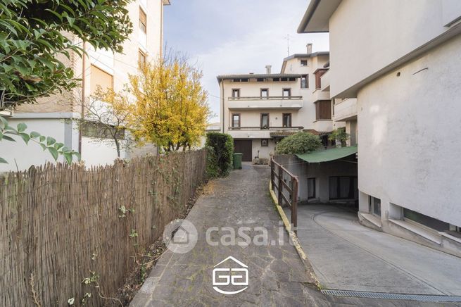 Villetta a schiera in residenziale in Viale Trieste 258