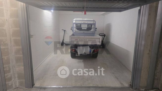Box/posto auto in residenziale in Via Luigi Cibrario