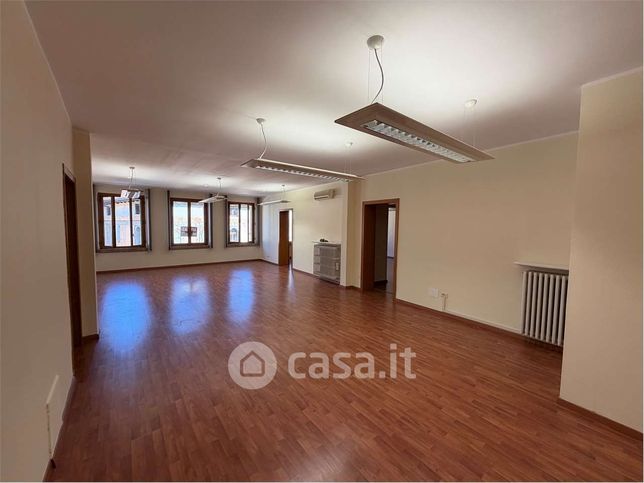 Ufficio in commerciale in Corso Vittorio Emanuele II