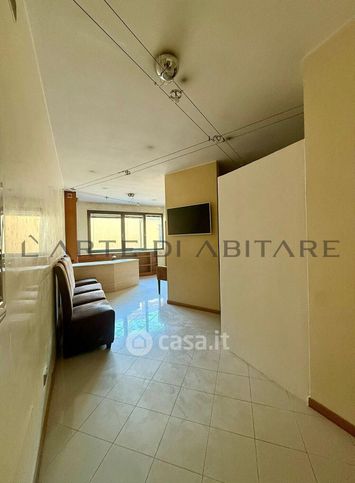 Ufficio in commerciale in Via Roma