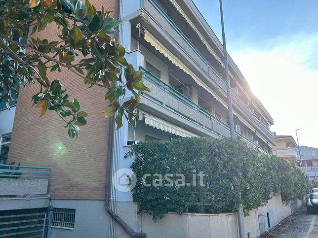 Garage/posto auto in residenziale in Via Guido Gozzano