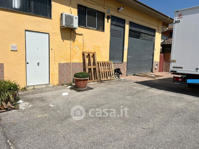 Capannone in commerciale in Via Vicinale Vecchiullo
