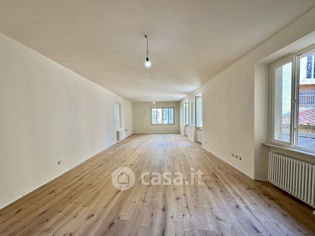 Villetta a schiera in residenziale in Via del Toro 21