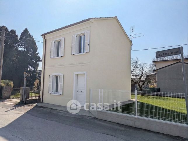 Casa indipendente in residenziale in Via Caio Muzio Scevola 6