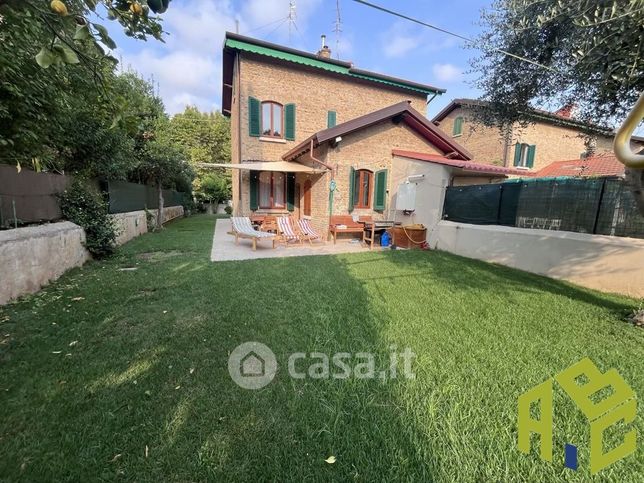 Villetta a schiera in residenziale in Via Roma 23