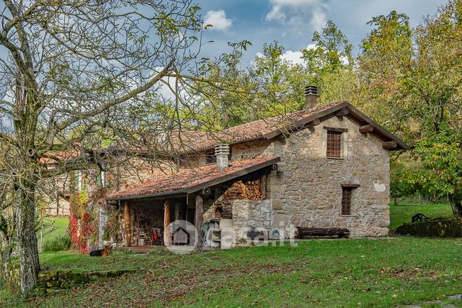 Casa indipendente in residenziale in Frazione Sottovalle