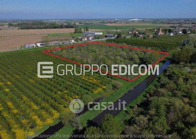 Terreno agricolo in commerciale in Via Santa Chiara