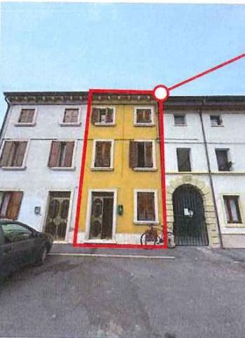 Casa indipendente in residenziale in Via I Maggio 194