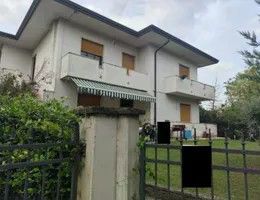 Appartamento in residenziale in Via la Palazzina