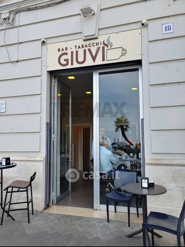 Attivitã /licenza (con o senza mura) in commerciale in Piazza Eroi del Mare 16