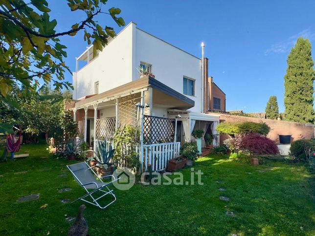 Casa bi/trifamiliare in residenziale in colombaio
