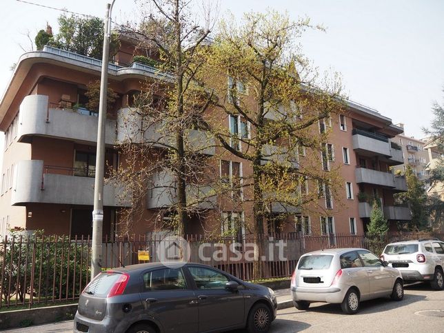 Ufficio in commerciale in Via Giorgio Giulini 5