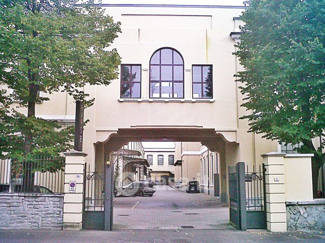 Ufficio in commerciale in Via Angelo Pegoraro
