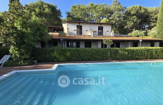 Rustico/casale in residenziale in 