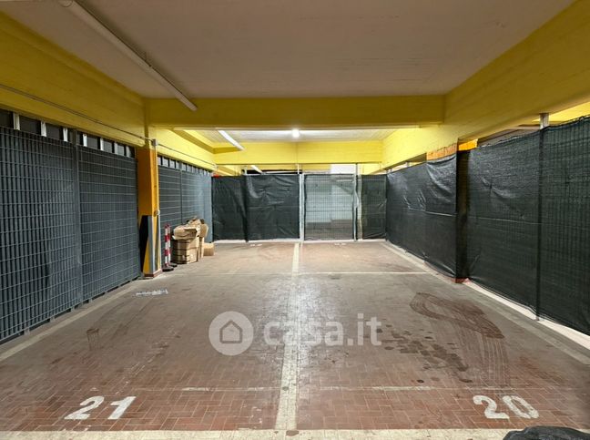 Box/posto auto in residenziale in Piazzale Filippo Il Macedone