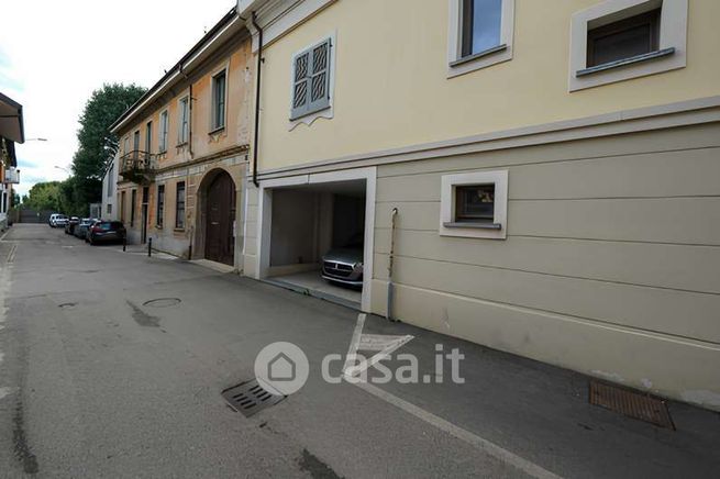 Box/posto auto in residenziale in Via Dante Alighieri 6