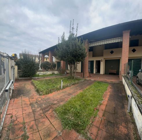 Villetta a schiera in residenziale in Via Veneto 14