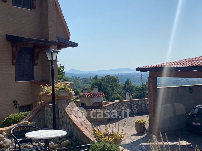 Villa in residenziale in Via Cadorna 127