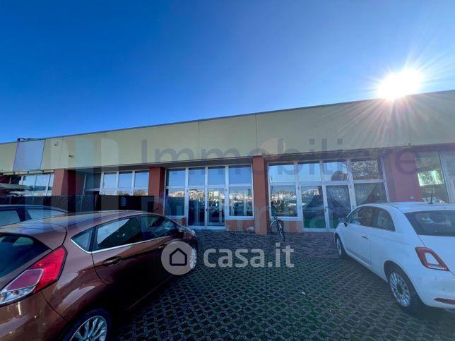 Negozio/locale commerciale in commerciale in 