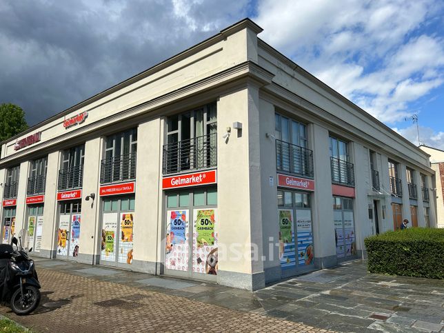 Ufficio in commerciale in Via Roma