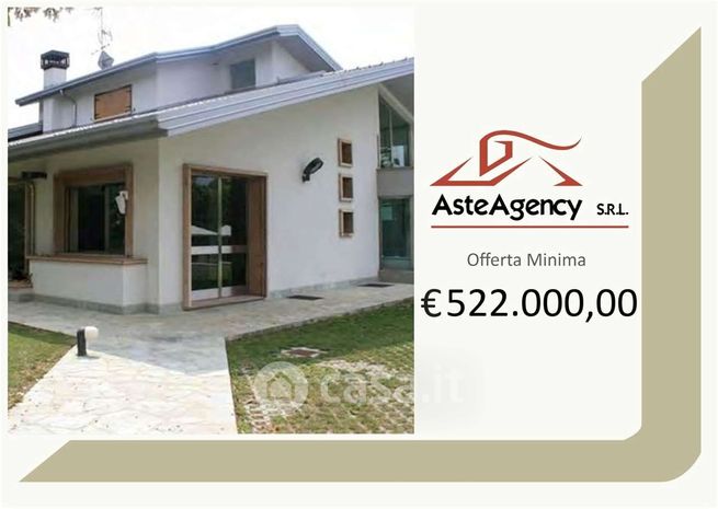 Villetta a schiera in residenziale in Via N. Sauro 26