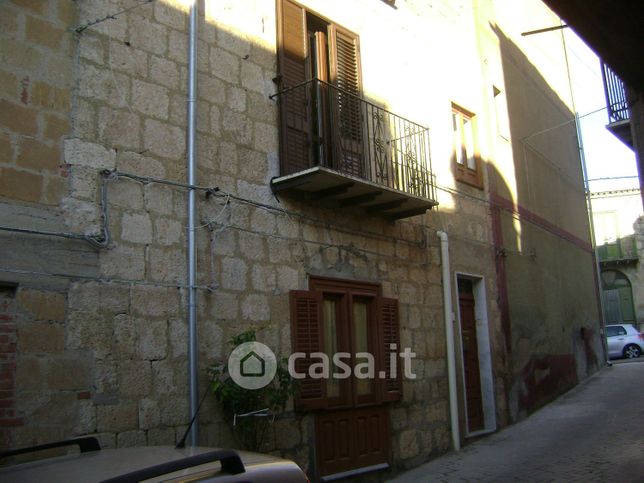 Casa indipendente in residenziale in Via Pergola 52