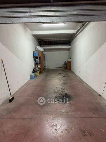 Box/posto auto in residenziale in Via Tato' Don Michele