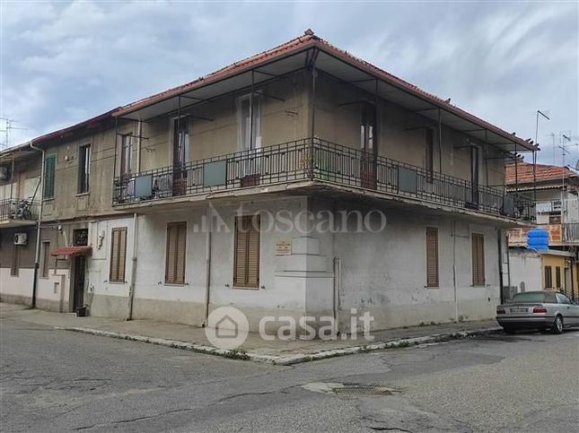 Appartamento in residenziale in Via Antonino Lupoi