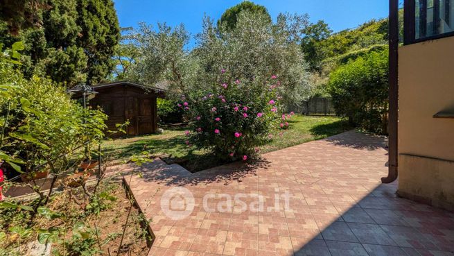 Casa bi/trifamiliare in residenziale in Contrada Valle Anzuca 22