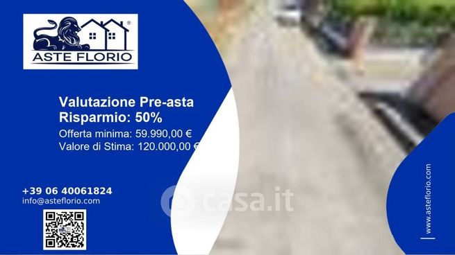 Box/posto auto in residenziale in Via Martiri della Libertà