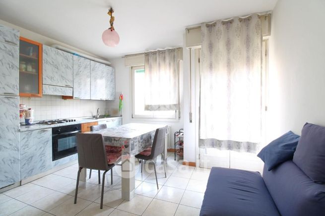 Appartamento in residenziale in Via Monte Coni Zugna 1