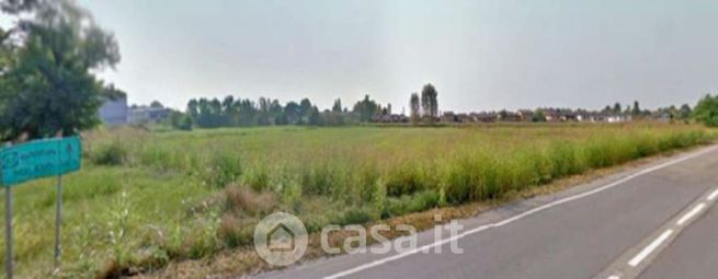 Terreno agricolo in commerciale in Via Alcide De Gasperi 1