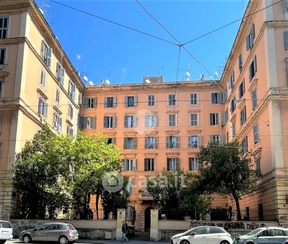Appartamento in residenziale in Via Napoleone III 32