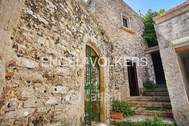 Appartamento in residenziale in Via San Cataldo 12