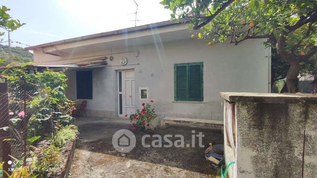 Casa indipendente in residenziale in 