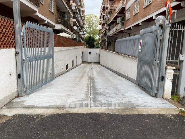 Garage/posto auto in residenziale in Via delle Canarie 72