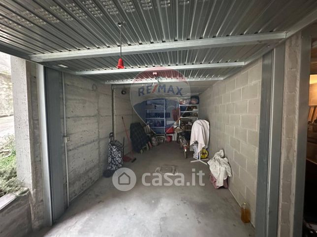 Garage/posto auto in residenziale in Via Alessandro Manzoni 62