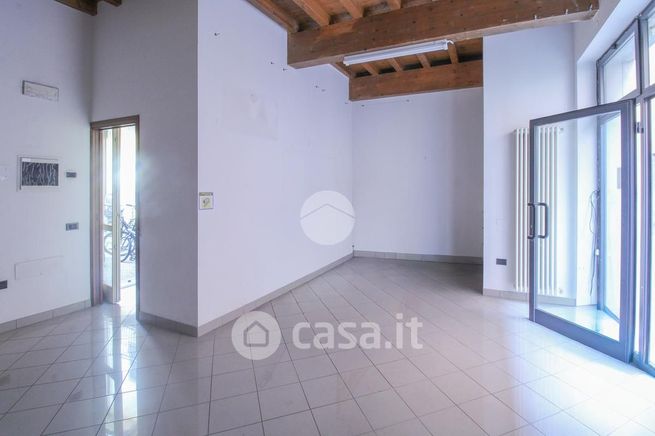 Ufficio in commerciale in Via San Martino 1