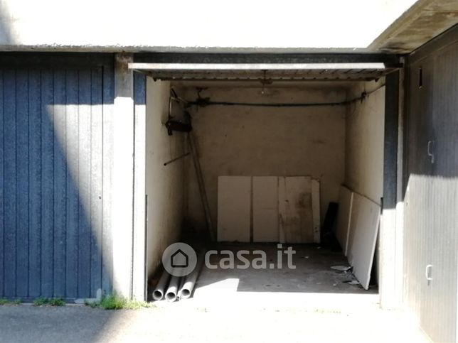 Garage/posto auto in residenziale in Via Toscana 22