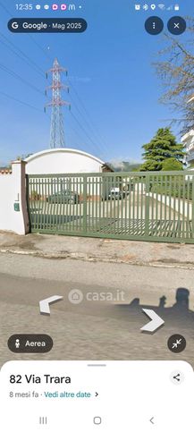 Negozio/locale commerciale in commerciale in Via Trara 82