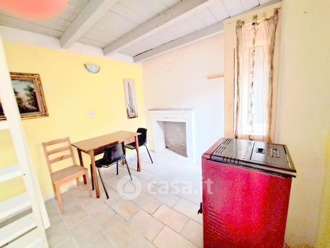Rustico/casale in residenziale in VICINANZE 10KM -PALESTRO -PV-