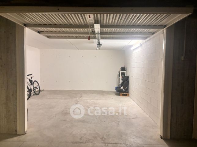 Garage/posto auto in residenziale in 