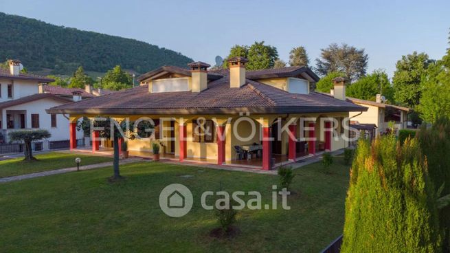 Casa indipendente in residenziale in Via Brando Brandolini