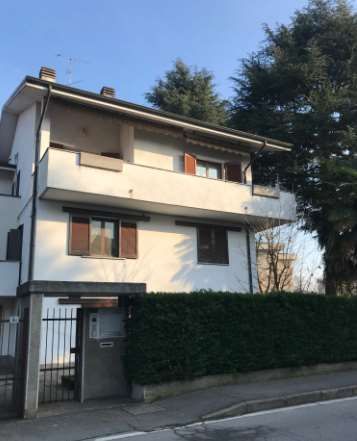 Appartamento in residenziale in Via Fratelli Bandiera 2