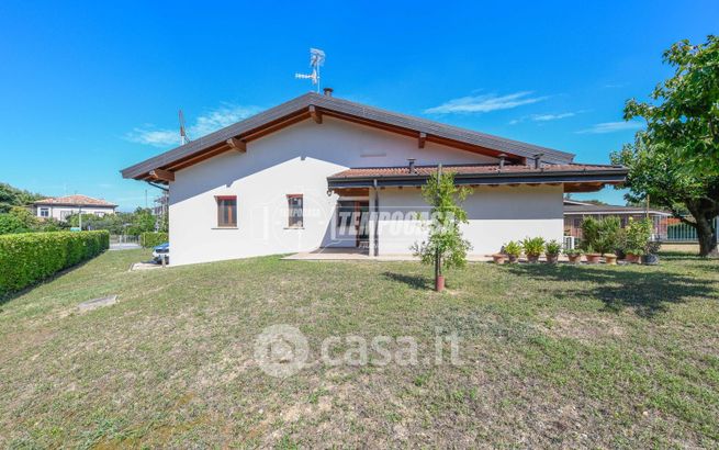 Casa indipendente in residenziale in