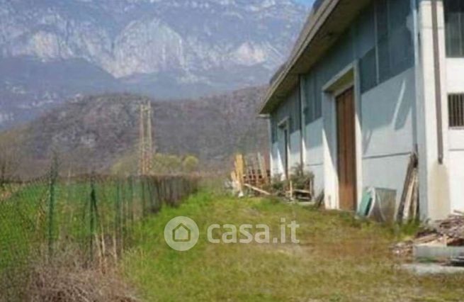 Capannone in commerciale in Via Giuseppe Mazzini