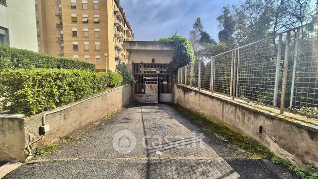 Box/posto auto in residenziale in Via Pietro Ottoboni 39