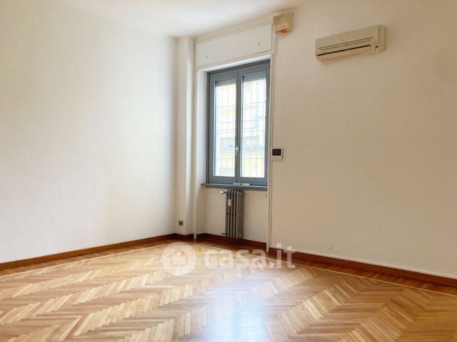 Ufficio in commerciale in Via Torino